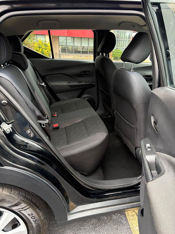 Used 2019 Nissan Kicks S FWD image 14