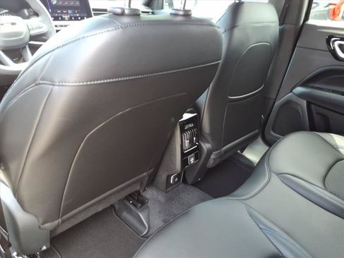 New 2026 Jeep Compass Latitude AWD/4WD image 15