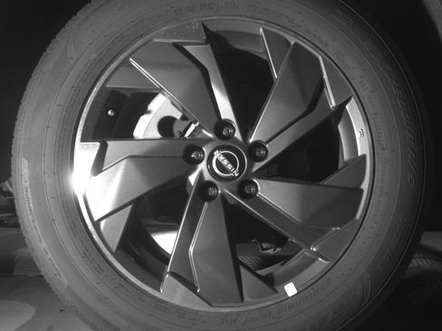 Used 2025 Nissan Rogue SV image 15