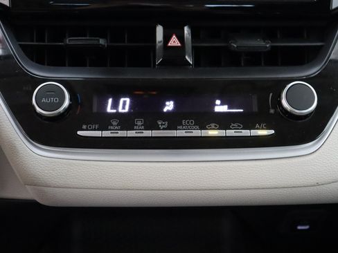 Used 2024 Toyota Corolla LE FWD image 18