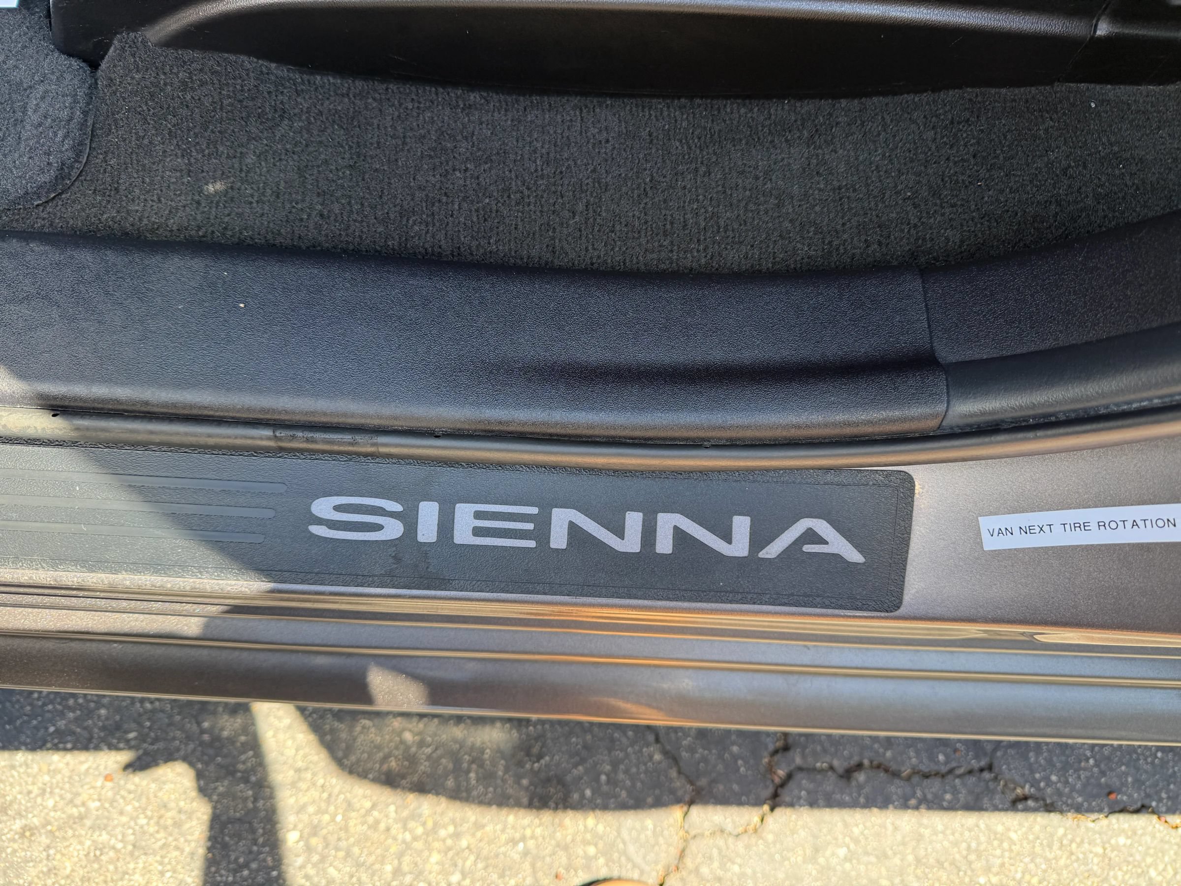 Used 2015 Toyota Sienna Limited FWD image 40
