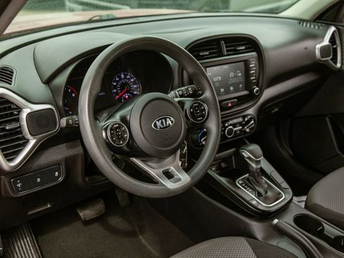 Used 2021 Kia Soul LX FWD image 10
