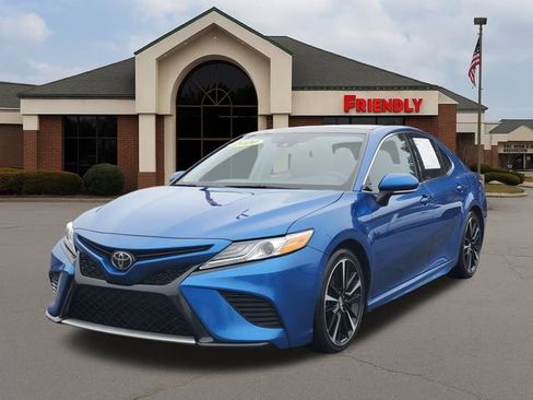 Used 2020 Toyota Camry XSE image 2