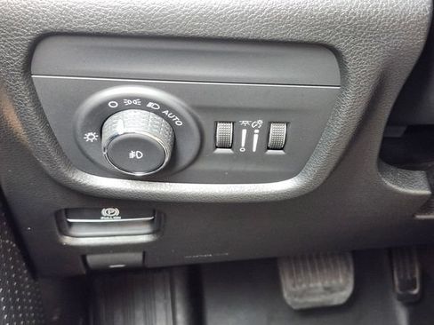 Used 2021 Jeep Grand Cherokee L Limited AWD/4WD image 23