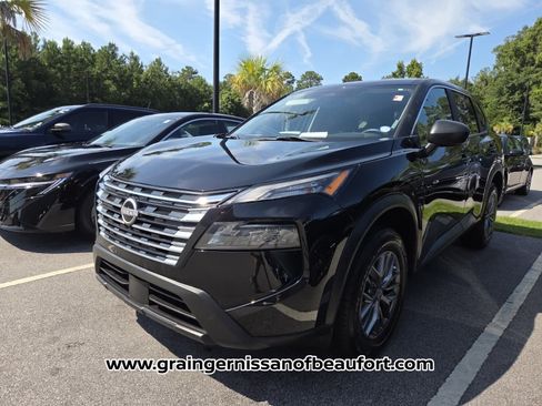Used 2024 Nissan Rogue S AWD/4WD image 5