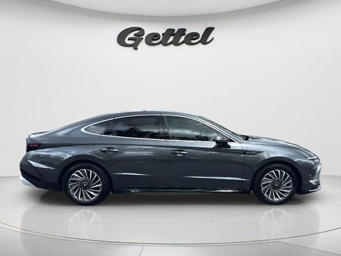 Certified 2025 Hyundai Sonata Limited FWD image 4