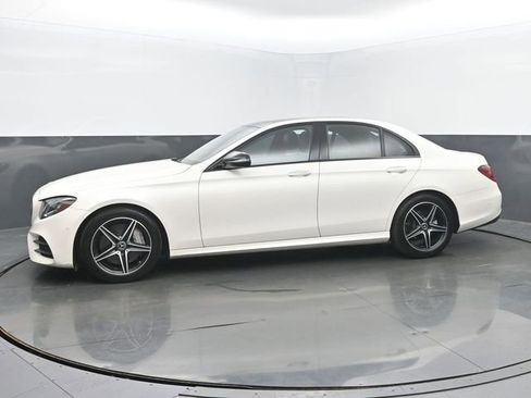 Used 2018 Mercedes-Benz E 300 4MATIC image 2
