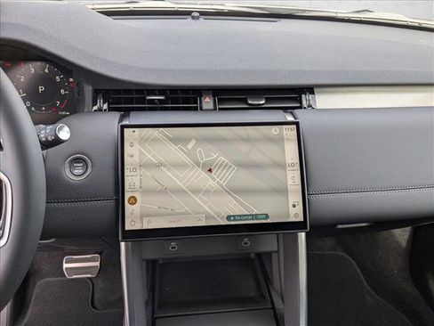 New 2026 Land Rover Discovery Sport Landmark image 12