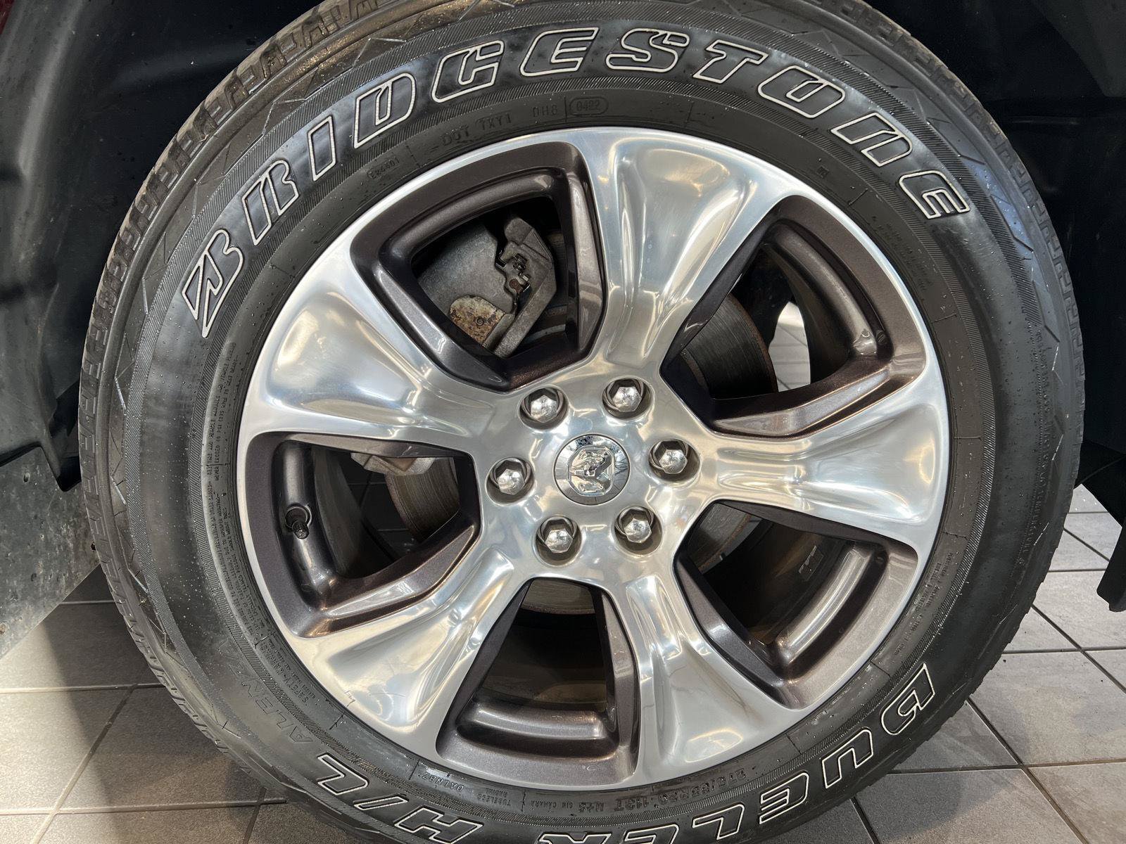 Used 2019 RAM 1500 Laramie AWD/4WD image 9