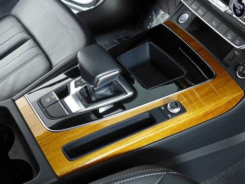 Used 2023 Audi Q5 2.0T Premium w/ Convenience Package image 15