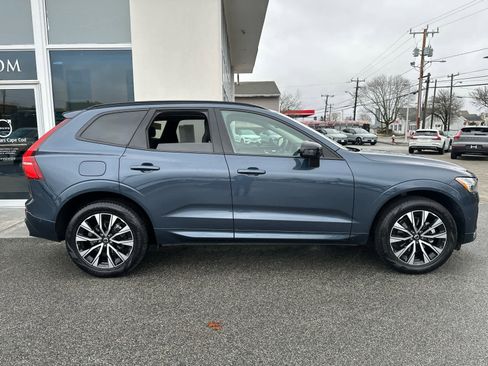 Used 2025 Volvo XC60 B5 Plus image 6