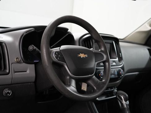 Used 2022 Chevrolet Colorado W/T w/ WT Convenience Package RWD image 17
