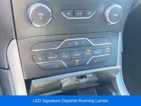 Used 2019 Ford Edge SEL w/ Equipment Group 201A AWD/4WD image 14