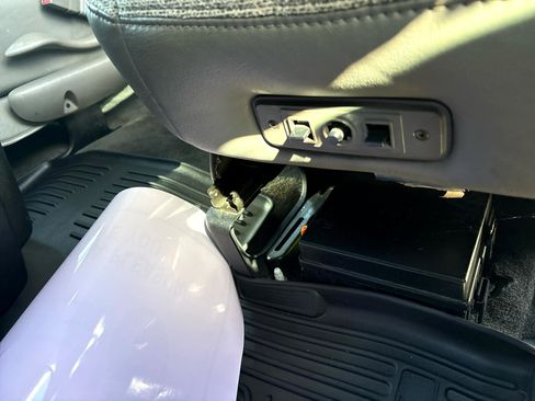 Used 2019 Chevrolet Express 3500 LT w/ LT Preferred Equipment Group image 26