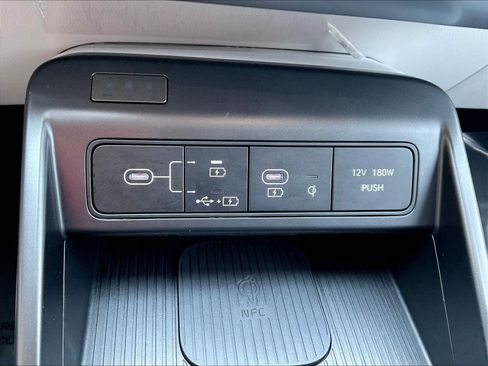 Used 2024 Hyundai Kona Limited AWD/4WD image 16