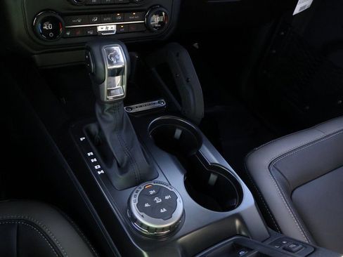 New 2025 Ford Bronco Outer Banks w/ Sasquatch Package image 38