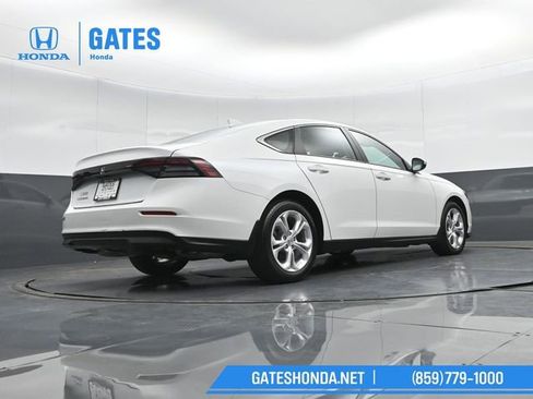 Used 2025 Honda Accord LX image 34