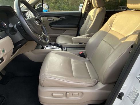 Used 2022 Honda Pilot Touring image 17