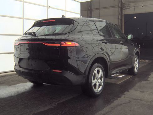 Used 2024 Dodge Hornet GT image 3