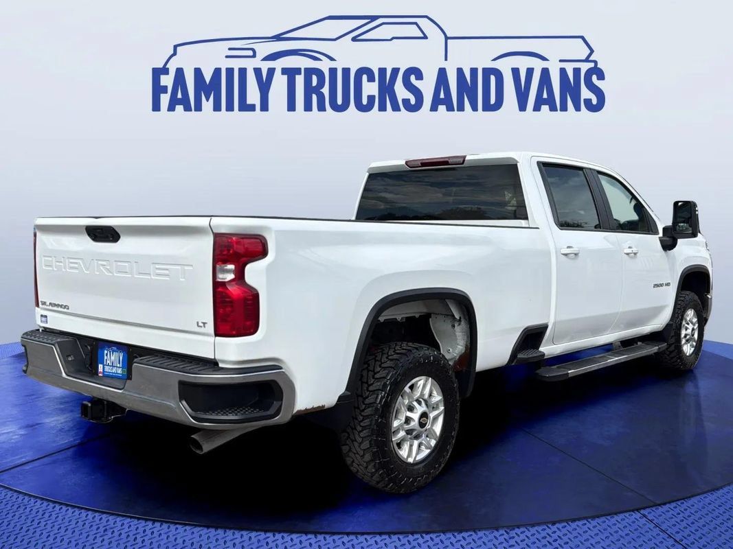 Used 2024 Chevrolet Silverado 2500 LT w/ Convenience Package AWD/4WD image 5