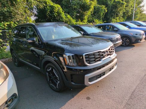 Certified 2023 Kia Telluride S w/ S Sunroof Package AWD/4WD image 1