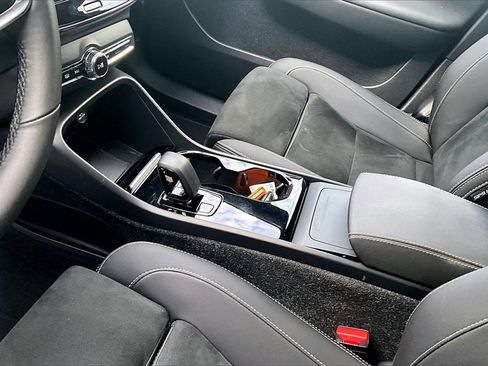 Used 2023 Volvo C40 P8 Recharge Ultimate image 16