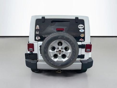 Used 2014 Jeep Wrangler Unlimited Sahara w/ Max Tow Package AWD/4WD image 7