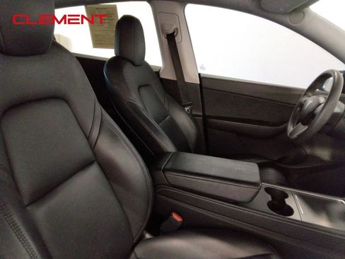 Used 2021 Tesla Model Y Long Range image 39