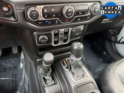 Used 2024 Jeep Wrangler Unlimited Sahara AWD/4WD image 31