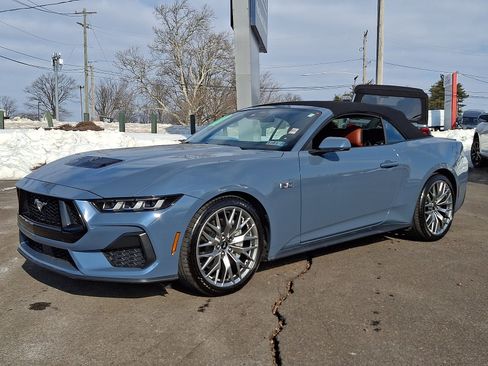 Used 2025 Ford Mustang GT Premium image 35