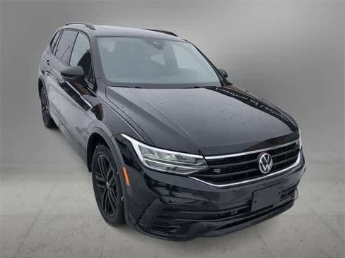 Used 2022 Volkswagen Tiguan SE R-Line image 8