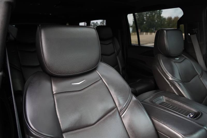 Used 2018 Cadillac Escalade ESV Platinum AWD/4WD image 84