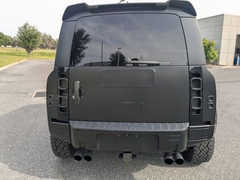 Used 2020 Land Rover Defender 110 SE image 5