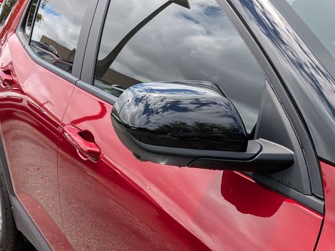 Used 2025 Chevrolet Equinox LT w/ Safety and Technology Package image 12