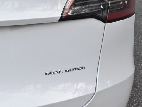 Used 2021 Tesla Model Y Long Range image 37