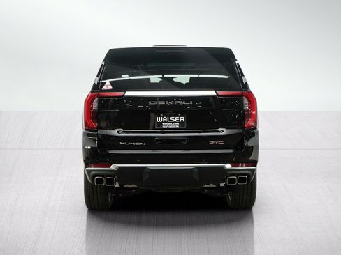 Used 2026 GMC Yukon Denali w/ Sun & Power Step Package AWD/4WD image 4