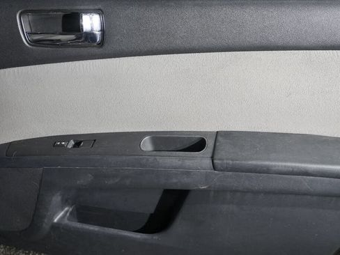Used 2010 Nissan Sentra 2.0 S w/ Convenience Pkg FWD image 19
