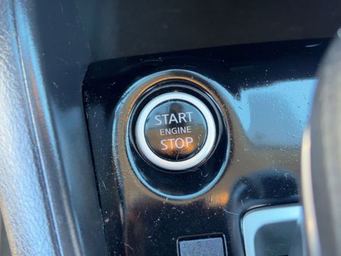 Used 2020 Nissan Kicks S image 22