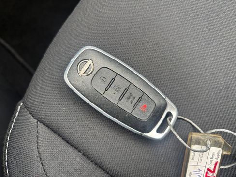 Used 2025 Nissan Sentra SV FWD image 21