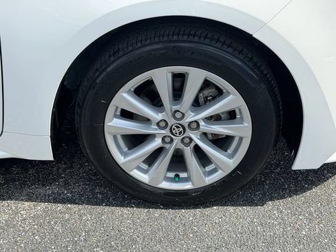Used 2024 Toyota Corolla LE w/ LE Convenience Package FWD image 9
