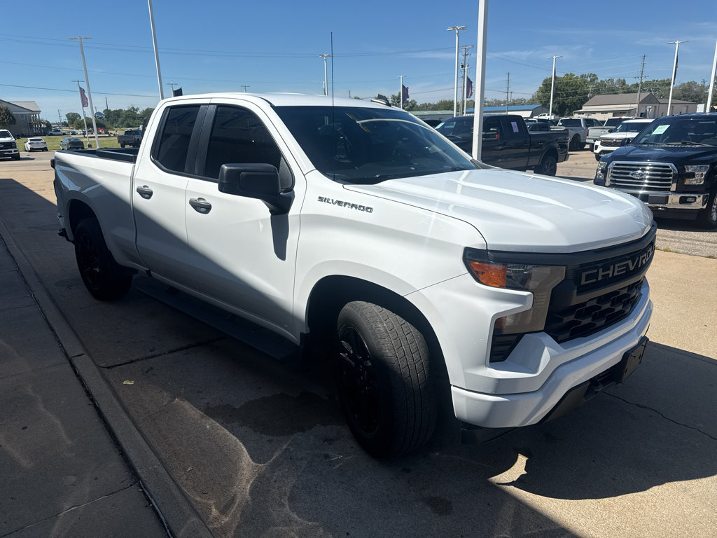 Used 2023 Chevrolet Silverado 1500 Custom AWD/4WD image 4