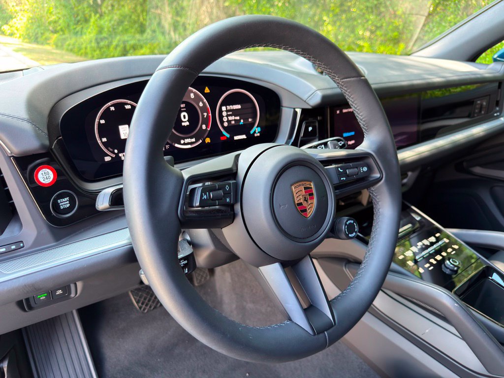 Certified 2026 Porsche Cayenne AWD/4WD image 8