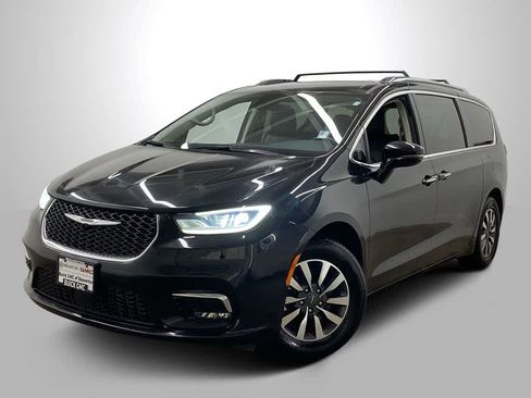 Used 2021 Chrysler Pacifica Touring-L FWD image 1