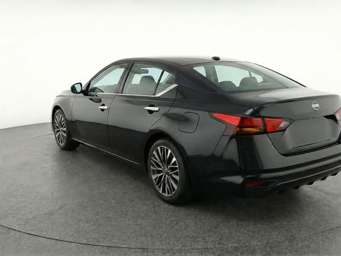 Used 2025 Nissan Altima 2.5 SV image 6