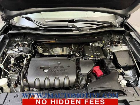 Used 2015 Mitsubishi Outlander SE AWD/4WD image 10