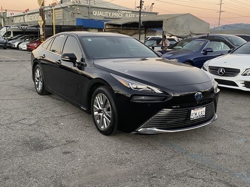 Used 2022 Toyota Mirai XLE w/ Advanced Technology Package image 6