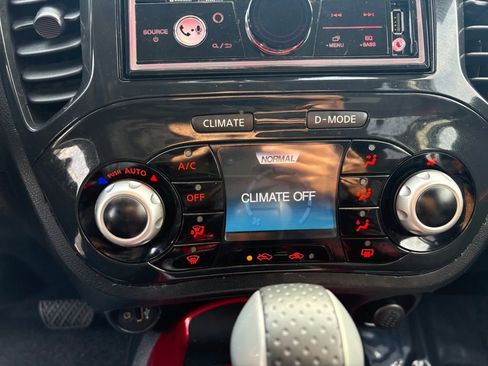 Used 2013 Nissan Juke SV image 18