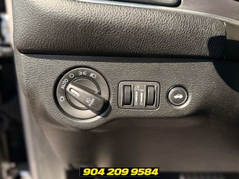 Used 2018 Dodge Challenger R/T Scat Pack w/ Leather Interior Group RWD image 14