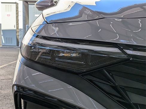 Used 2025 Hyundai Elantra SEL image 6