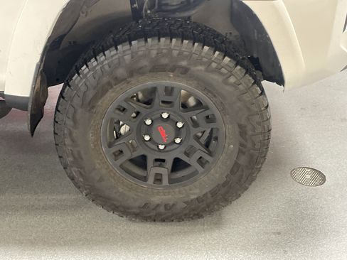 Used 2023 Toyota 4Runner TRD Off-Road Premium w/ Off Road Premium Plus Package image 6